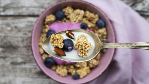 Мюсли или гранола: что выбрать для здорового питания?