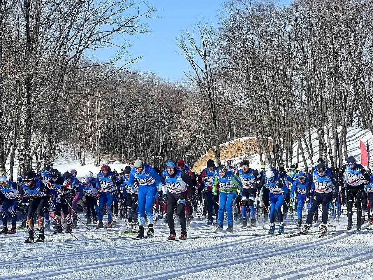 Вчера на лыжном комплексе «Нагорный» состоялся традиционный марафон «Волочаевские дни», посвящённый памяти героев Гражданской войны и событий 1922 года Вчера на лыжном комплексе «Нагорный» состоялся традиционный марафон «Волочаевские дни», посвящённый памяти героев Гражданской войны и событий 1922 года