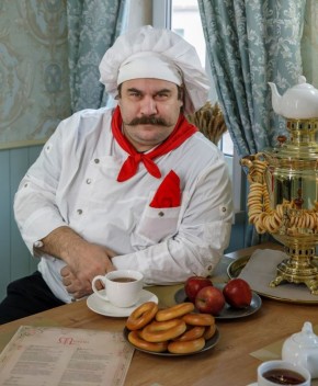 В «Чайной на Крутицах» шеф-поваром стал Глеб Астафьев — исследователь русской кухни