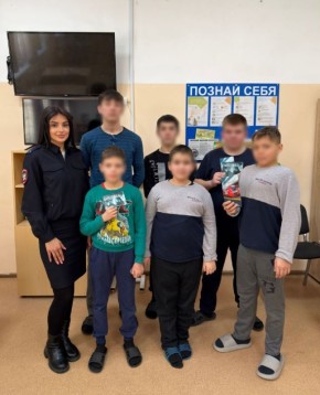 В Хабаровске транспортные полицейские провели профилактическую встречу с несовершеннолетними правонарушителями