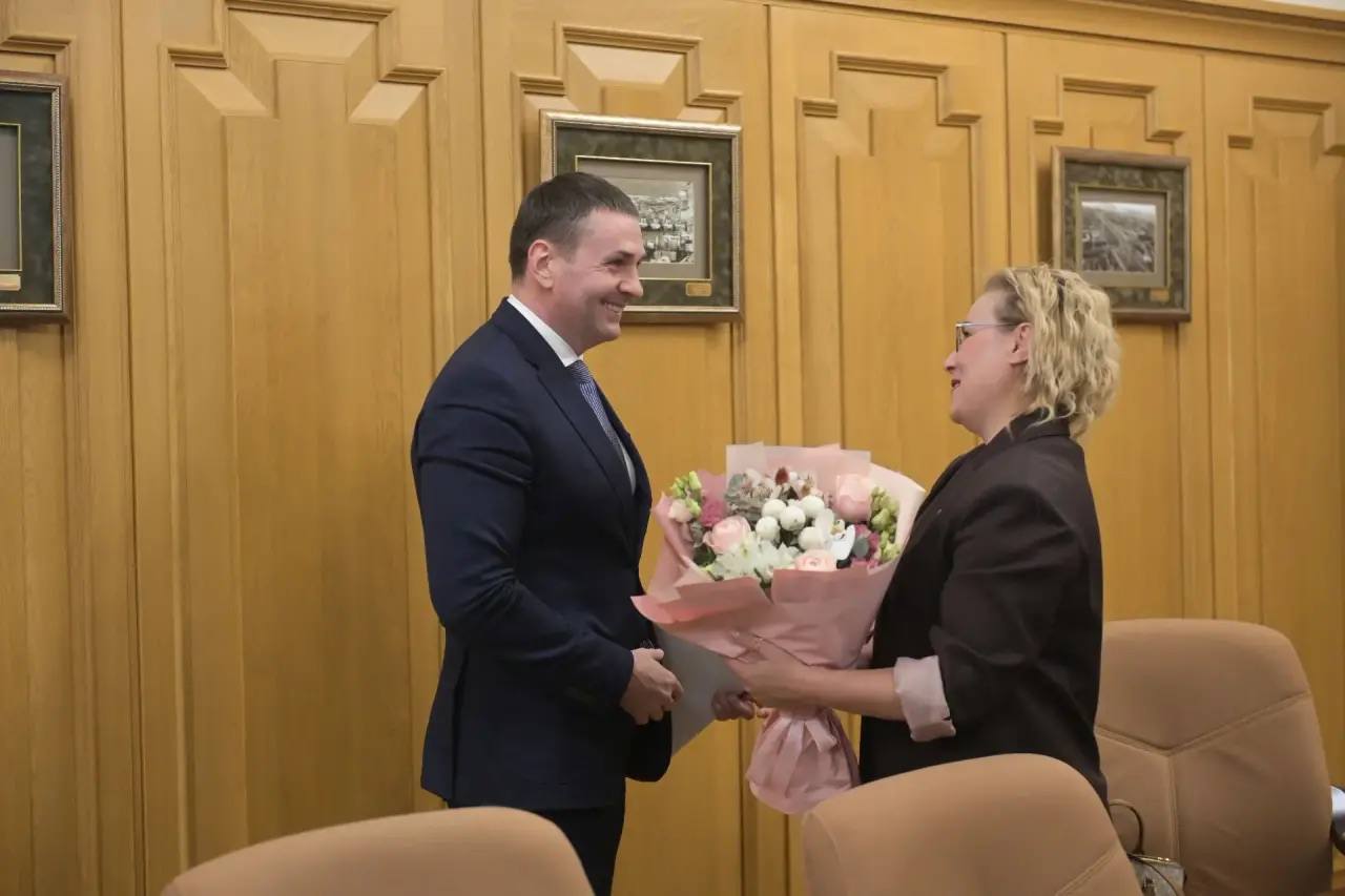 Развитие лыжного спорта в регионе Дмитрий Демешин обсудил с Юлией Чепаловой