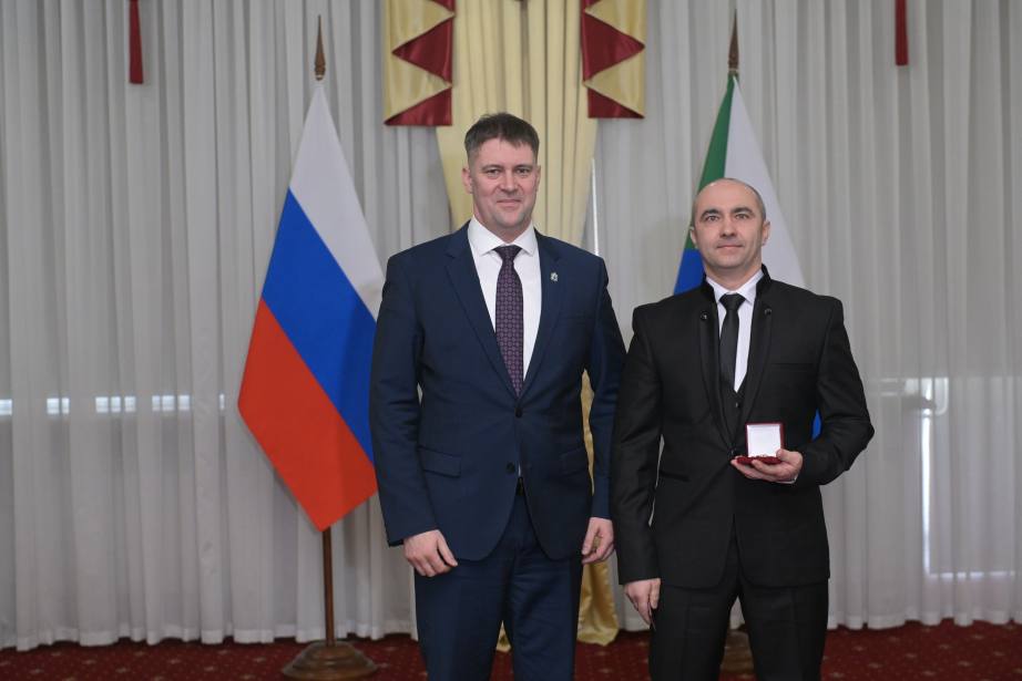 Лучших представителей отрасли ЖКХ и бытового обслуживания наградили в Хабаровском крае Лучших представителей отрасли ЖКХ и бытового обслуживания наградили в Хабаровском крае