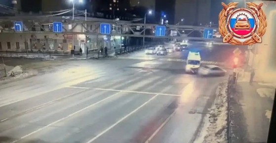 По предварительным данным сегодня в г. Хабаровске в 20 часов 28 минут, водитель автомобиля «Тойота Приус», двигаясь по ул. Оборонная со стороны ул. Краснореченская в сторону ул. Ремесленной, на разрешающий зеленый сигнал...