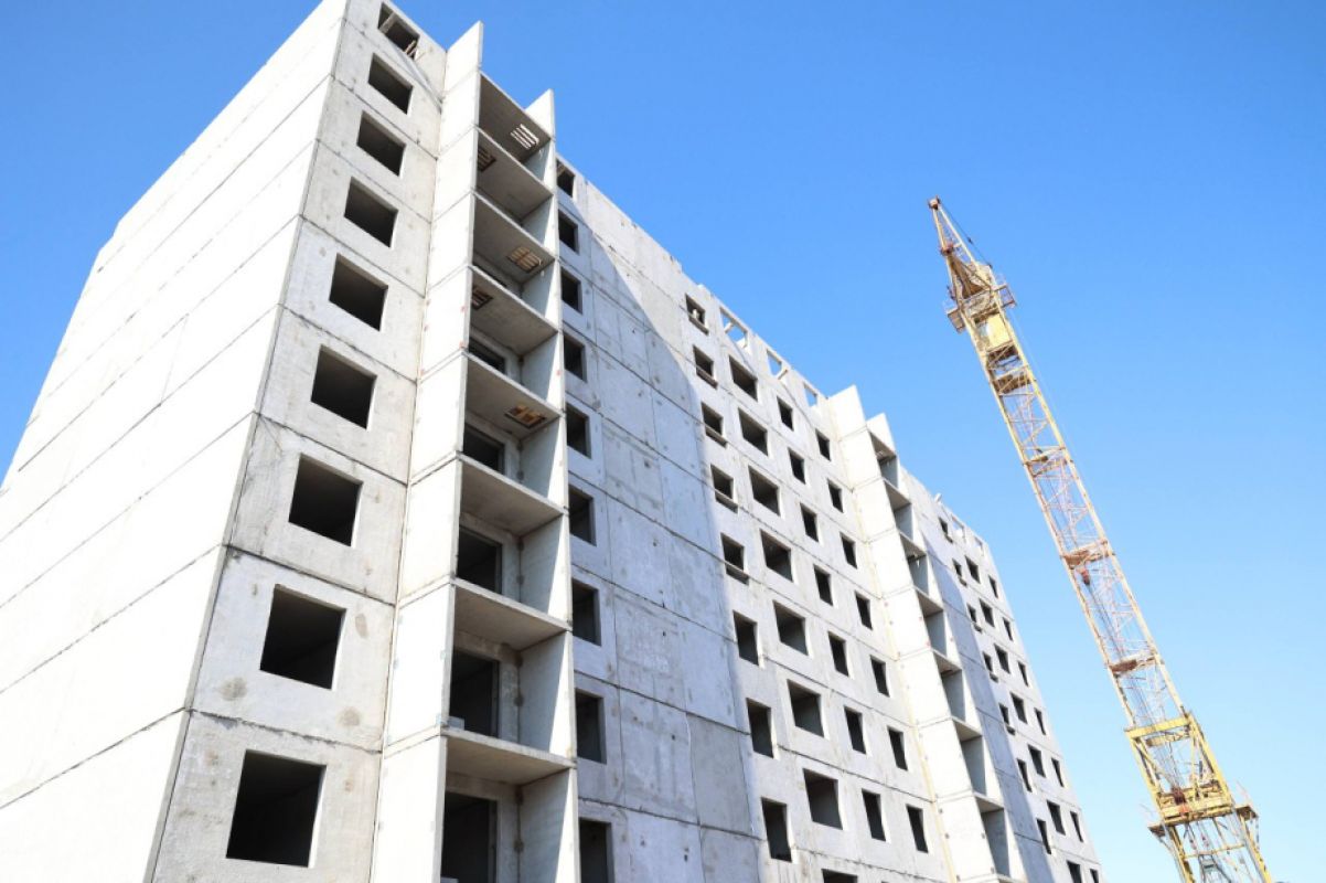 Дмитрий Демешин поручил ускорить расселение аварийного жилья в Бикине