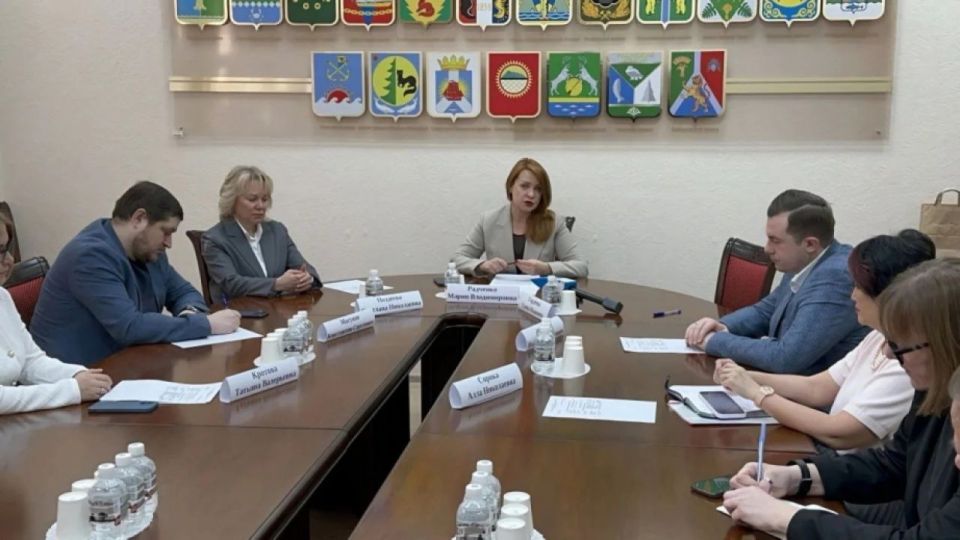 Продукты в Охотск начнут доставлять самолётами по фиксированному тарифу