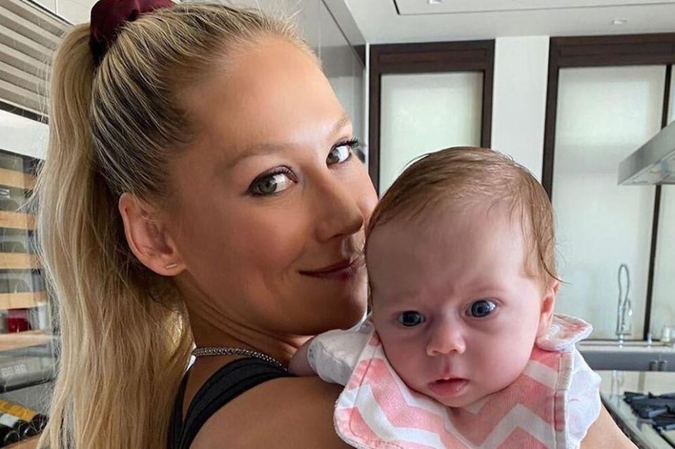 Семейное счастье Анны Курниковой: редкий снимок с детьми от Энрике Иглесиаса