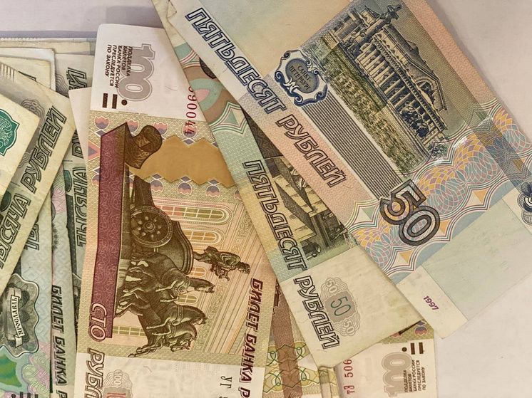 В России могут ужесточить контроль за безналичными доходами граждан