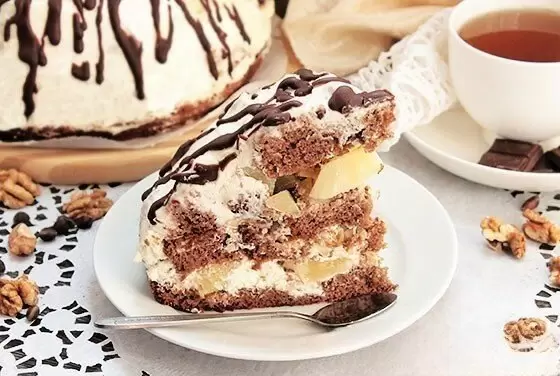 Вкусный бисквитный торт 'Панчо' с ананасами и грецкими орехами