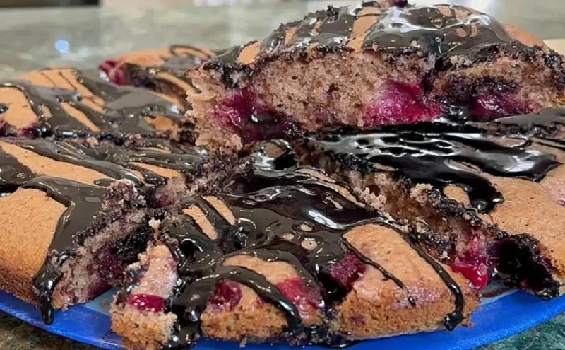 Шоколадно-вишнёвый пирог: восхитительный десерт для любого повода