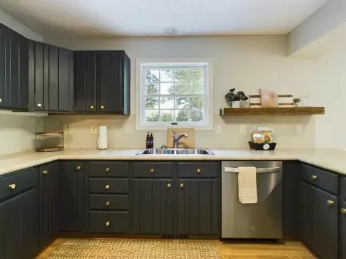 Когда нужно обновить кухонные принадлежности: 6 важных замен