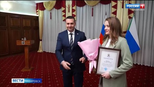 «Вы ближе всего к людям»: Дмитрий Демешин наградил лучших представителей муниципальной власти края