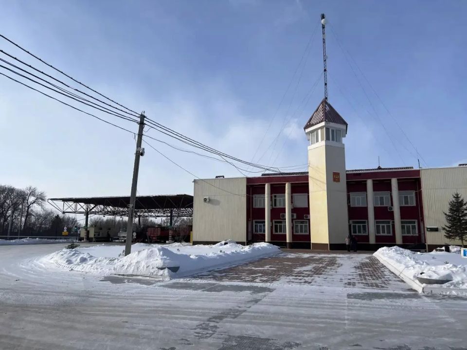 В селе Покровка и в районе международного погранперехода «Покровка – Жаохэ» запущен скоростной мобильный интернет 4G. Ранее местные жители и туристы могли пользоваться голосовой связью и интернетом с низкой скоростью...