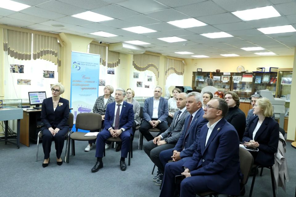 Региональные депутаты ознакомились с организацией архивного дела в Хабаровском крае Региональные депутаты ознакомились с организацией архивного дела в Хабаровском крае