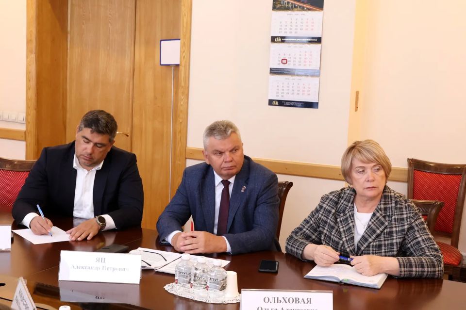 Развитие туризма обсудили в Законодательной Думе Хабаровского края Развитие туризма обсудили в Законодательной Думе Хабаровского края