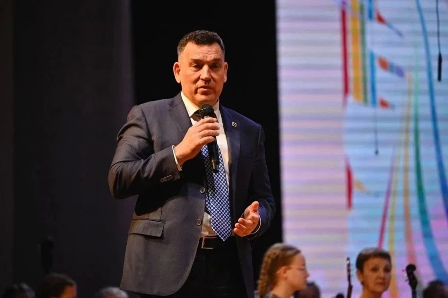 Лауреатов краевого детско-юношеского творчества наградили в Хабаровске Лауреатов краевого детско-юношеского творчества наградили в Хабаровске