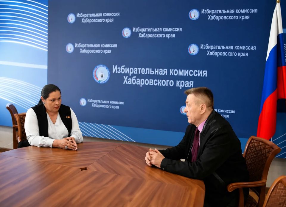 Руководство избирательной комиссии Хабаровского края встретилось с представителями партии «Коммунисты России»