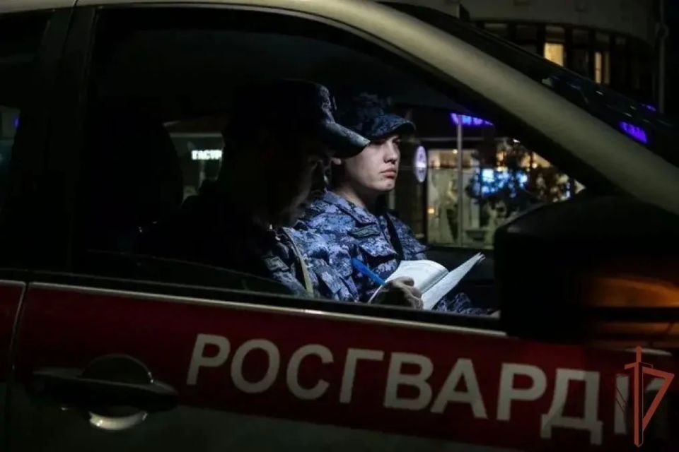 В Хабаровске сотрудники вневедомственной охраны Росгвардии задержали гражданина, подозреваемого в совершении особо тяжкого преступления