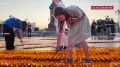 Изображение самолета Ил-4 из свечей выложили в Хабаровске — город присоединился к акции "Огненные картины войны"