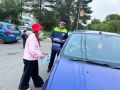 Сотрудники Госавтоинспекции Амурского района провели поздравительную акцию для молодых водителей