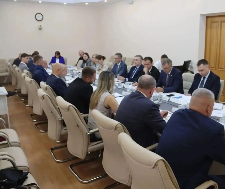 Сергей Кравчук: На очередном аппаратном совещании дал ряд поручений по поддержке бизнеса и развитию городской среды Сергей Кравчук: На очередном аппаратном совещании дал ряд поручений по поддержке бизнеса и развитию городской среды