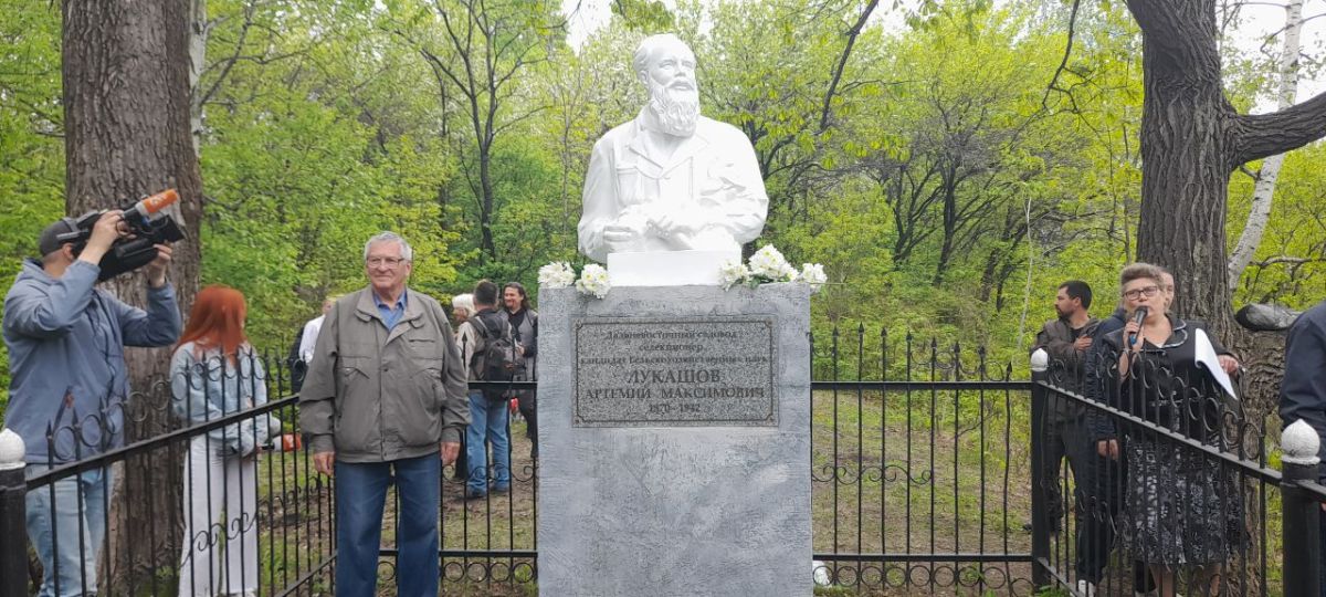 Как в Хабаровске преображают питомник имени Лукашова