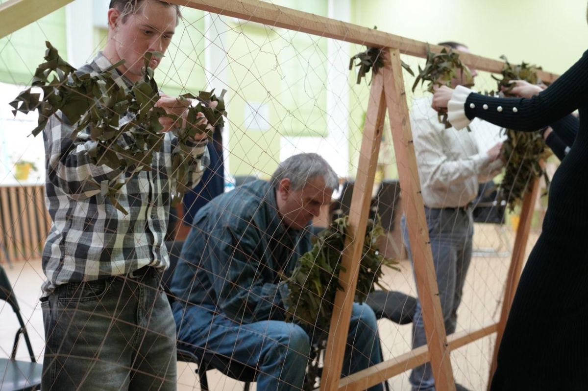 В Хабаровском крае открылся новый пункт плетения маскировочных сетей В Хабаровском крае открылся новый пункт плетения маскировочных сетей
