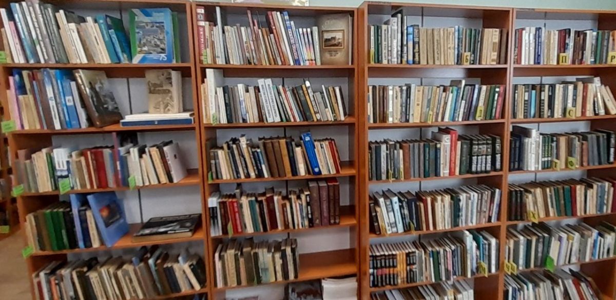 Куда девать старые книги хабаровчанам: как расстаться с библиотекой без сожалений