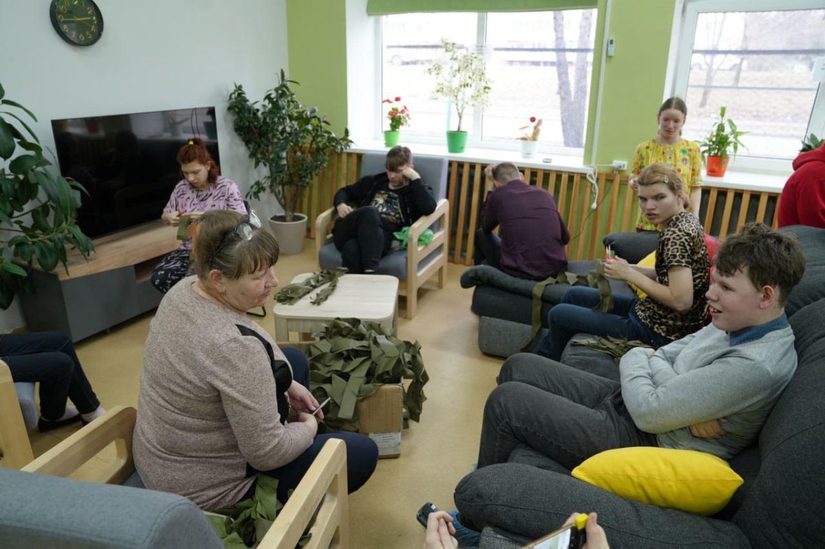 В Хабаровском крае открылся новый пункт плетения маскировочных сетей В Хабаровском крае открылся новый пункт плетения маскировочных сетей