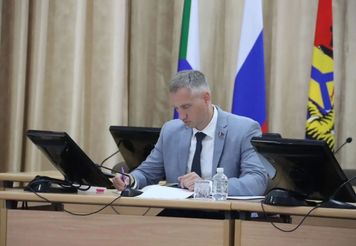 На аппаратном совещании экономический блок доложил о макроэкономической ситуации за первое полугодие 2026 года На аппаратном совещании экономический блок доложил о макроэкономической ситуации за первое полугодие 2026 года