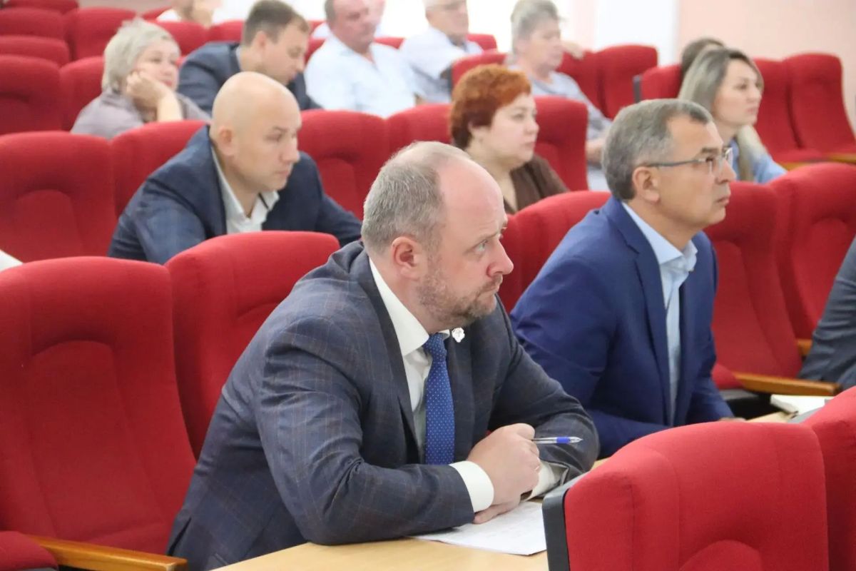 На аппаратном совещании экономический блок доложил о макроэкономической ситуации за первое полугодие 2026 года На аппаратном совещании экономический блок доложил о макроэкономической ситуации за первое полугодие 2026 года