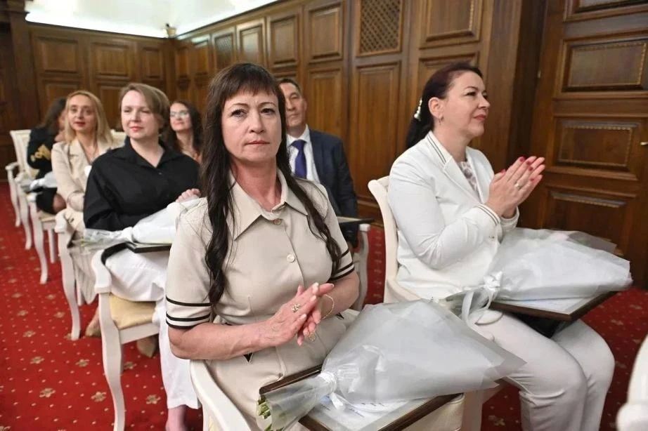 Лучших работников рыбохозяйственной отрасли наградили в Хабаровске Лучших работников рыбохозяйственной отрасли наградили в Хабаровске