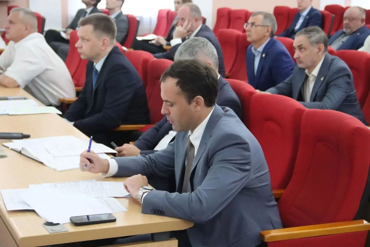 На аппаратном совещании экономический блок доложил о макроэкономической ситуации за первое полугодие 2026 года На аппаратном совещании экономический блок доложил о макроэкономической ситуации за первое полугодие 2026 года