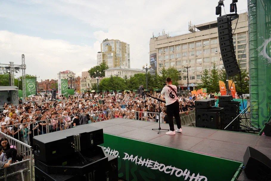 «Пришли отдохнуть душой»: «АмурФест.Лето» собрал тысячи гостей на двух площадках в Хабаровске «Пришли отдохнуть душой»: «АмурФест.Лето» собрал тысячи гостей на двух площадках в Хабаровске