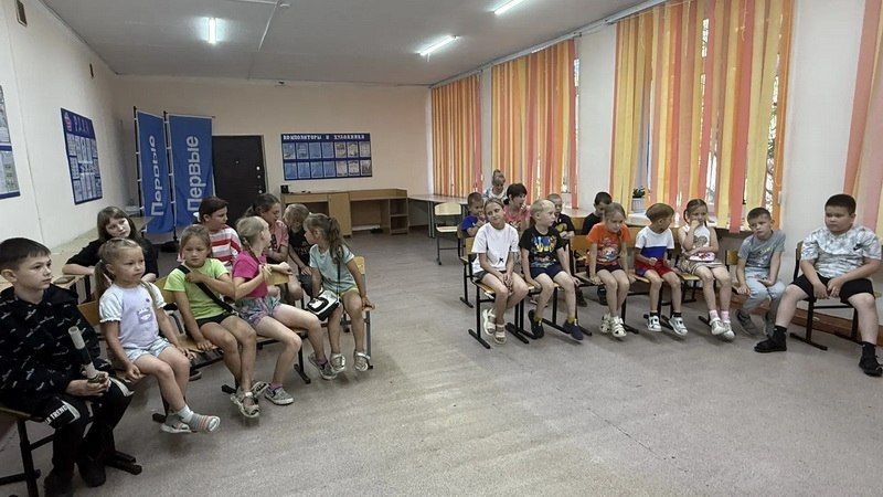 Сотрудники Госавтоинспекции района имени Лазо провели профилактическое мероприятие «Скоро каникулы» Сотрудники Госавтоинспекции района имени Лазо провели профилактическое мероприятие «Скоро каникулы»