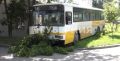 Автобус вылетел на тротуар прямо в центре Хабаровска