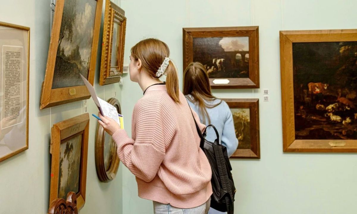Стартовала акция «Веди родителей в музей» по «Пушкинской карте»