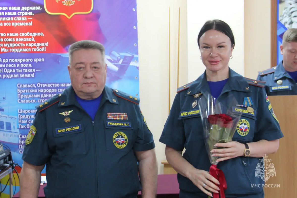 Сотрудников Госпожнадзора поздравили с профессиональным праздником в Главном управлении МЧС России по Хабаровскому краю Сотрудников Госпожнадзора поздравили с профессиональным праздником в Главном управлении МЧС России по Хабаровскому краю