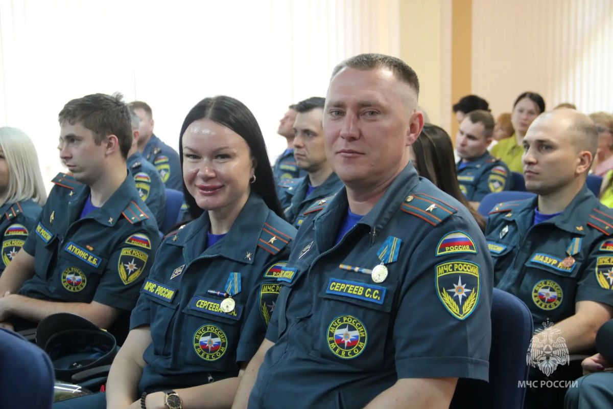 Сотрудников Госпожнадзора поздравили с профессиональным праздником в Главном управлении МЧС России по Хабаровскому краю Сотрудников Госпожнадзора поздравили с профессиональным праздником в Главном управлении МЧС России по Хабаровскому краю