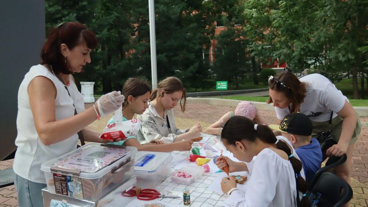 «Ночь в парке»: концерты, мастер-классы и диджей-фест в Хабаровске (6+) «Ночь в парке»: концерты, мастер-классы и диджей-фест в Хабаровске (6+)