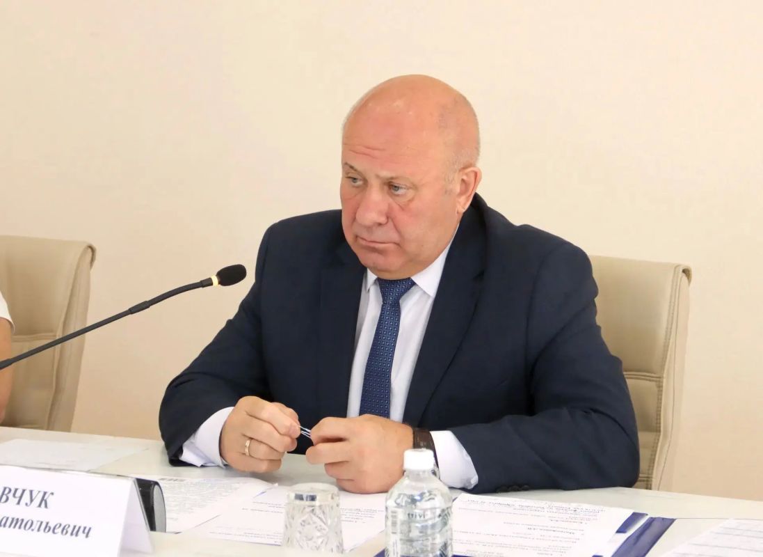 Сергей Кравчук: Сегодня на аппаратном совещании ведущей темой стали ремонтные работы в микрорайоне Березовка Сергей Кравчук: Сегодня на аппаратном совещании ведущей темой стали ремонтные работы в микрорайоне Березовка
