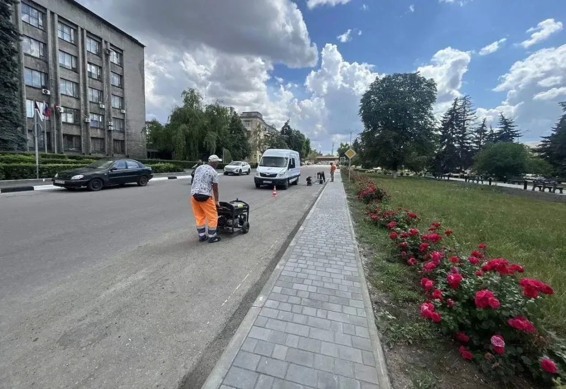 С любовью к Дебальцево . Завершаем восстановление одной из главных артерий города – улицу Ленина С любовью к Дебальцево . Завершаем восстановление одной из главных артерий города – улицу Ленина