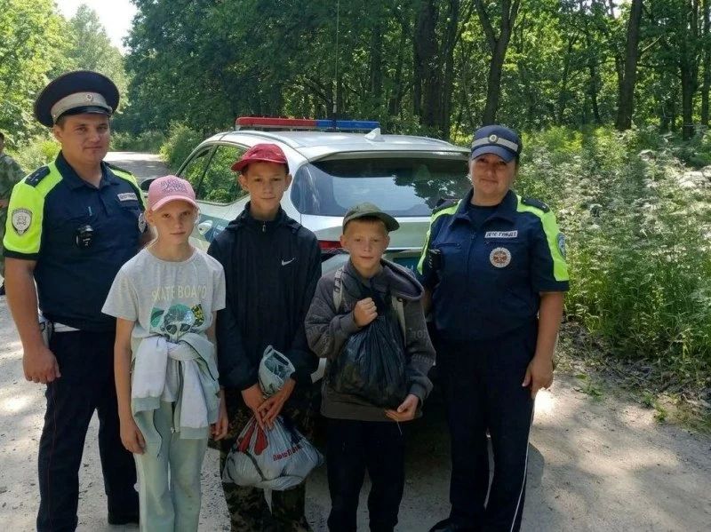 Полицейские помогли детям выбраться из леса в Хабаровском крае