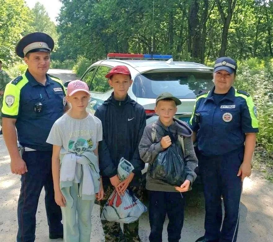 В Хабаровском крае сотрудники полиции разыскали детей, заблудившихся в лесу