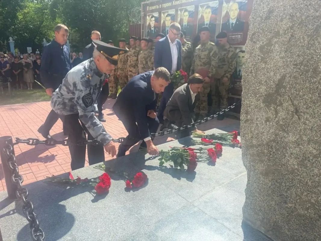 Александр Жорник: 20 июля исполнилось четыре года со дня трагических событий в Луганской Народной Республике, когда при выполнении служебно-боевых задач в результате удара HIMARS по месту дислокации отряда ОМОН «Ураган»... Александр Жорник: 20 июля исполнилось четыре года со дня трагических событий в Луганской Народной Республике, когда при выполнении служебно-боевых задач в результате удара HIMARS по месту дислокации отряда ОМОН «Ураган»...