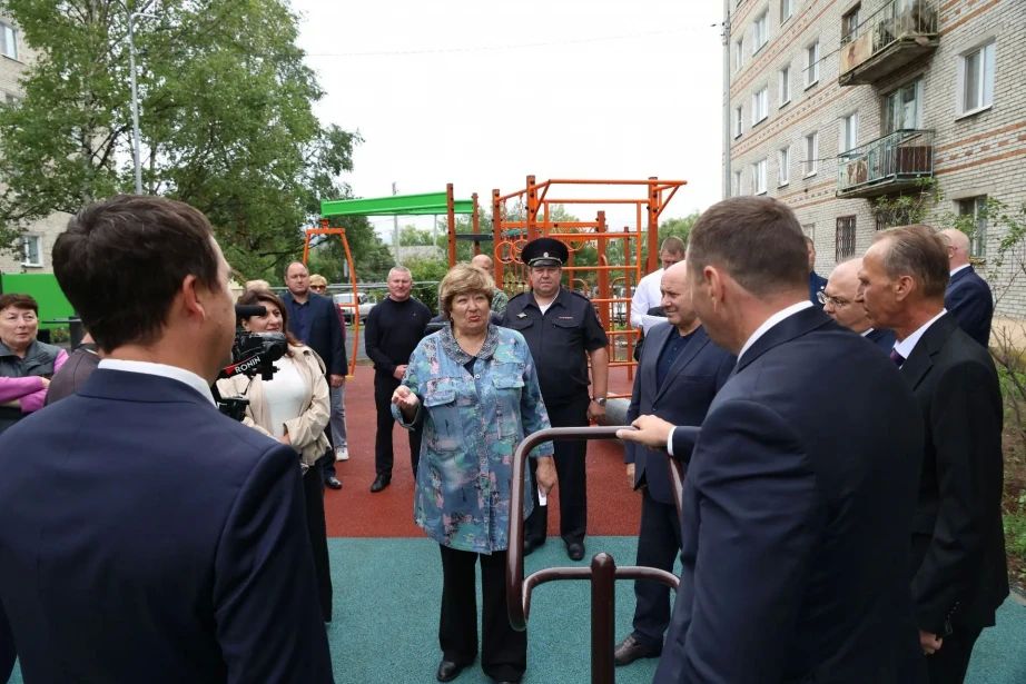 Благодаря инициативе жителей и федеральной поддержке в Советской Гавани преображаются дворовые территории Благодаря инициативе жителей и федеральной поддержке в Советской Гавани преображаются дворовые территории