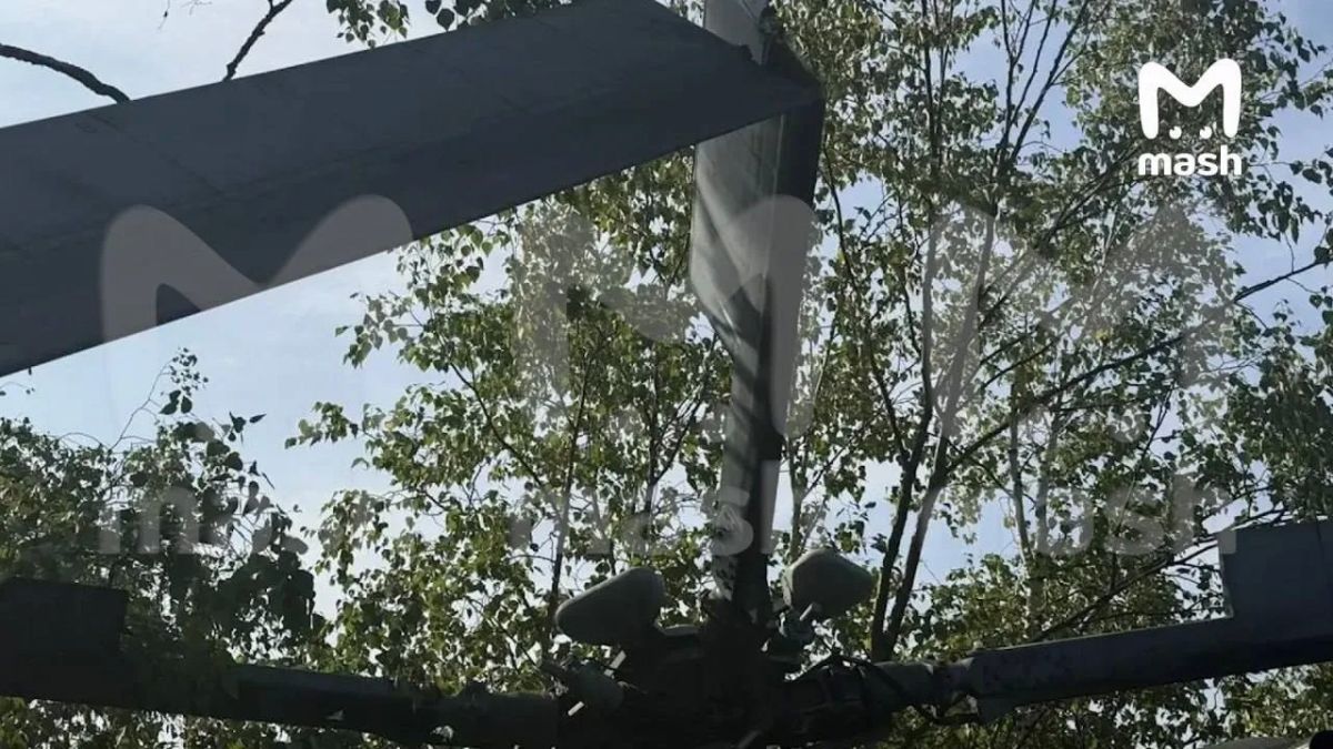 Вертолёт Ми-8 с сотрудниками сахалинского избиркома совершил жёсткую посадку прямо на трассе в Долинском районе Вертолёт Ми-8 с сотрудниками сахалинского избиркома совершил жёсткую посадку прямо на трассе в Долинском районе
