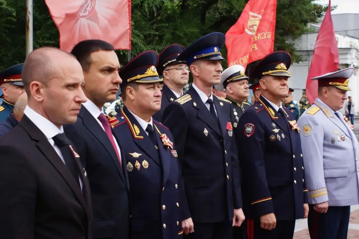 Начальник краевого ведомства генерал-майор полиции Андрей Шабашов принял участие в мероприятиях, посвященных 81-й годовщине Победы над милитаристской Японией и окончания Второй мировой войны Начальник краевого ведомства генерал-майор полиции Андрей Шабашов принял участие в мероприятиях, посвященных 81-й годовщине Победы над милитаристской Японией и окончания Второй мировой войны