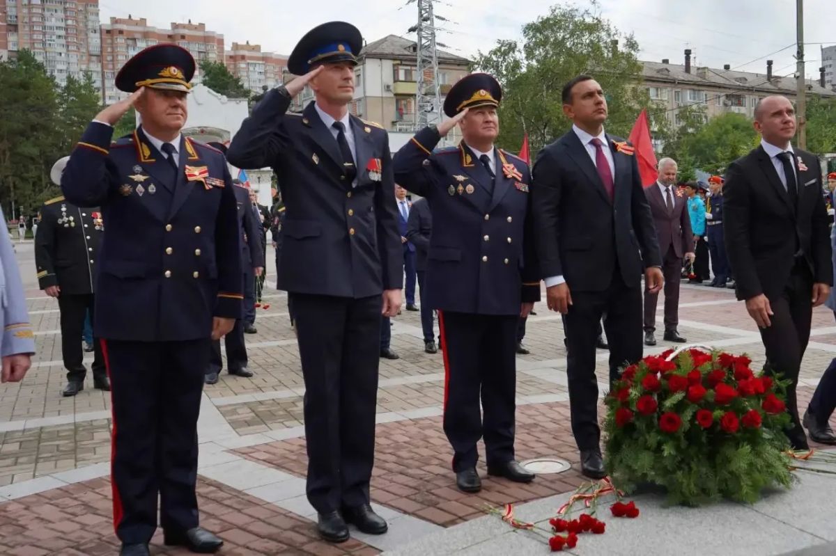 Начальник краевого ведомства генерал-майор полиции Андрей Шабашов принял участие в мероприятиях, посвященных 81-й годовщине Победы над милитаристской Японией и окончания Второй мировой войны Начальник краевого ведомства генерал-майор полиции Андрей Шабашов принял участие в мероприятиях, посвященных 81-й годовщине Победы над милитаристской Японией и окончания Второй мировой войны