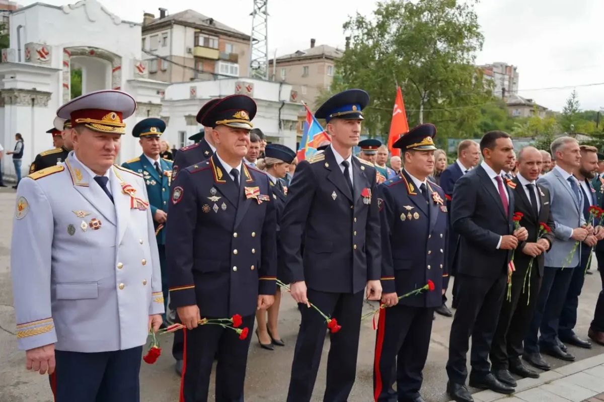 Начальник краевого ведомства генерал-майор полиции Андрей Шабашов принял участие в мероприятиях, посвященных 81-й годовщине Победы над милитаристской Японией и окончания Второй мировой войны Начальник краевого ведомства генерал-майор полиции Андрей Шабашов принял участие в мероприятиях, посвященных 81-й годовщине Победы над милитаристской Японией и окончания Второй мировой войны