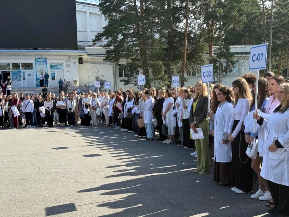 980 будущих врачей зачислены в ДВГМУ: они станут основой здравоохранения даже в самых отдалённых районах Хабаровского края 980 будущих врачей зачислены в ДВГМУ: они станут основой здравоохранения даже в самых отдалённых районах Хабаровского края